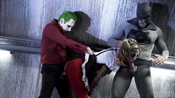 Superhero porn. Brave Batman punishes criminal couple